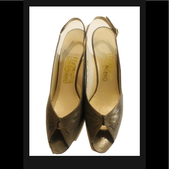 Salvatore Ferragamo Peep Toe Sling Back heels Sz 8 - Picture 2 of 6
